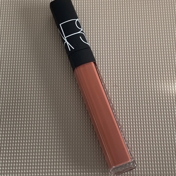 No Regrets ๐ NARS LIP GLOSS NWOB - Picture 5 of 13